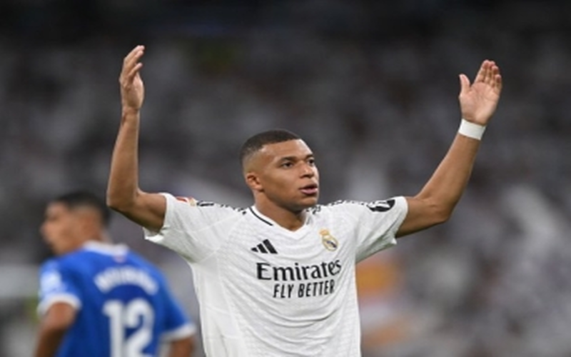 مواجهة قوية.. ريال مدريد يفكر في إشراك مبابي بنهائي السوبر الإسباني